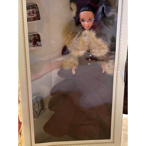Victorian Elegance Barbie 1994 Mattel 12579 NRFB Red Fur Trim Coat - Picture 13 of 16
